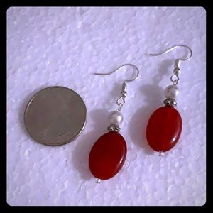 NWT Hand Beaded Agate & pearl drop earrings